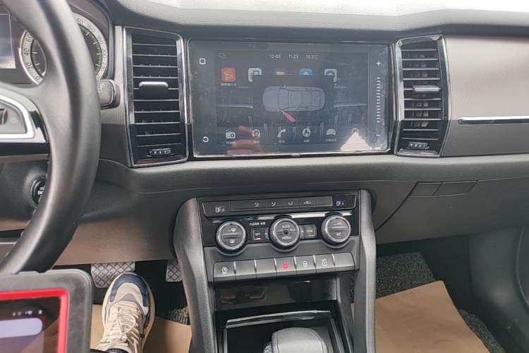 Used Skoda Kodiaq 2018 TSI330 5-Seater Two-Wheel-Drive Luxury Edition Audio And AC Panel