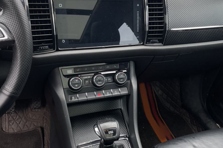 Used Skoda Kodiaq 2018 TSI330 7-Seater Two-Wheel-Drive Luxury Enjoyment Edition Audio And AC Panel