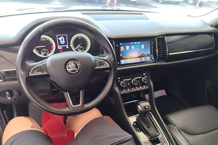 Used Skoda Kodiaq 2018 Facelifted TSI330 5-Seater Two-Wheel-Drive Luxury Enjoyment Edition Center Console