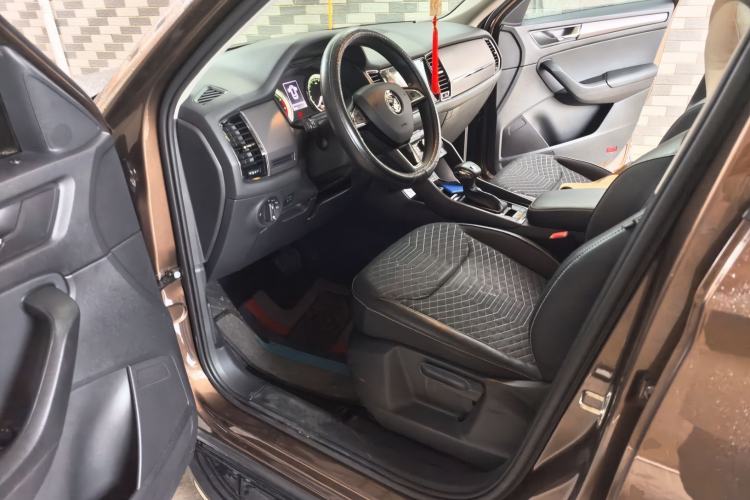 Used Skoda Kodiaq 2018 Facelifted TSI330 5-Seater Two-Wheel-Drive Comfort Edition Driver Seat
