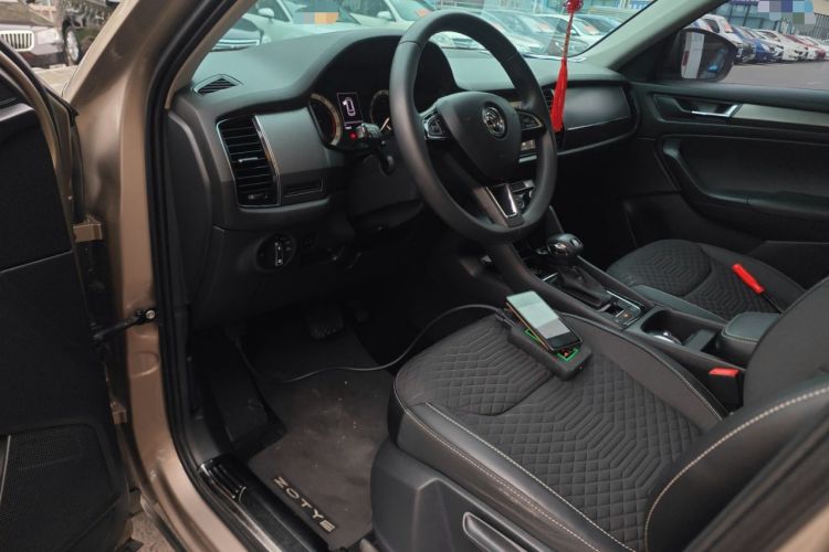 Used Skoda Kodiaq 2018 Facelifted TSI330 5-Seater Two-Wheel-Drive Comfort Edition Driver Seat