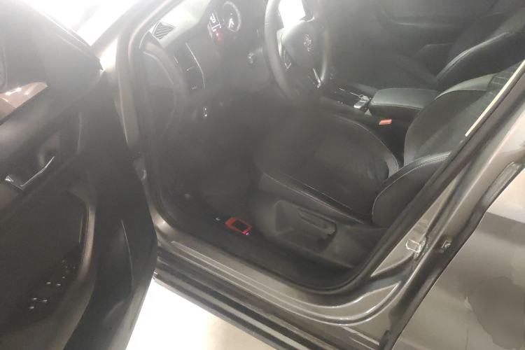 Used Skoda Kodiaq 2018 Facelifted TSI330 5-Seater Two-Wheel-Drive Comfort Edition Driver Seat