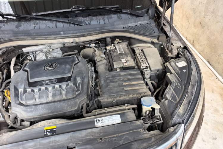 Used Skoda Kodiaq 2018 Facelifted TSI330 5-Seater Two-Wheel-Drive Comfort Edition Engine Bay Left