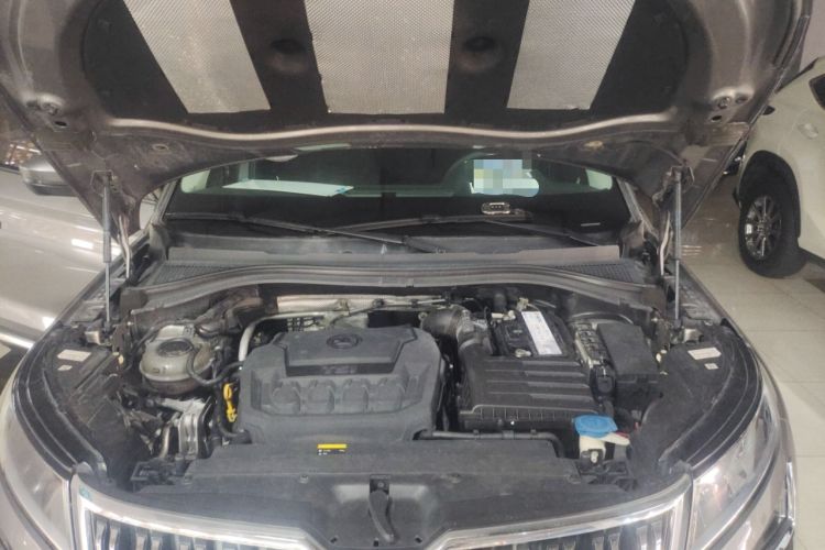 Used Skoda Kodiaq 2018 Facelifted TSI330 5-Seater Two-Wheel-Drive Comfort Edition Engine Bay