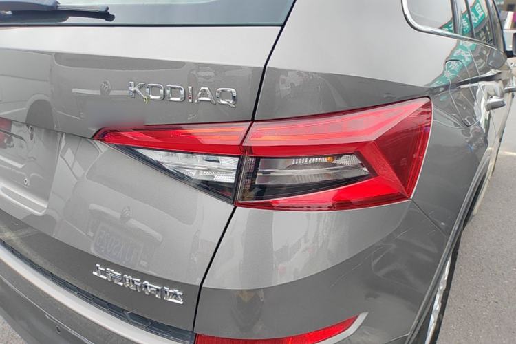 Used Skoda Kodiaq 2018 TSI330 5-Seater Two-Wheel-Drive Luxury Edition Exterior 3