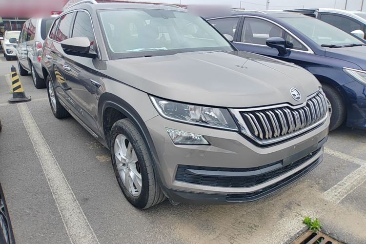 Used Skoda Kodiaq 2018 TSI330 5-Seater Two-Wheel-Drive Luxury Edition Front Right 45 Deg