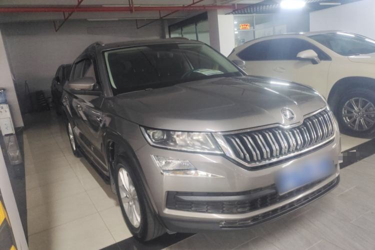 Used Skoda Kodiaq 2018 Facelifted TSI330 5-Seater Two-Wheel-Drive Comfort Edition Front Right 45 Deg