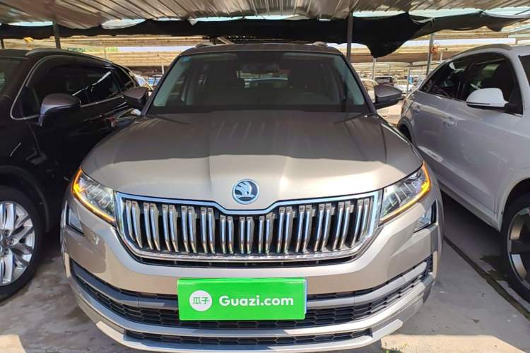 Used Skoda Kodiaq 2018 Facelifted TSI330 5-Seater Two-Wheel-Drive Luxury Enjoyment Edition Front