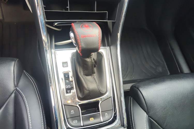 Used Skoda Kodiaq 2018 Facelifted TSI330 5-Seater Two-Wheel-Drive Luxury Enjoyment Edition Gear Lever