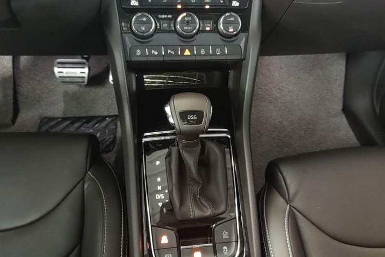 Used Skoda Kodiaq 2018 TSI380 7-Seater Four-Wheel-Drive Flagship Edition Gear Lever