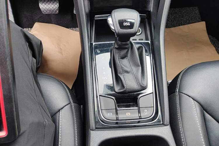 Used Skoda Kodiaq 2018 TSI330 5-Seater Two-Wheel-Drive Luxury Edition Gear Lever