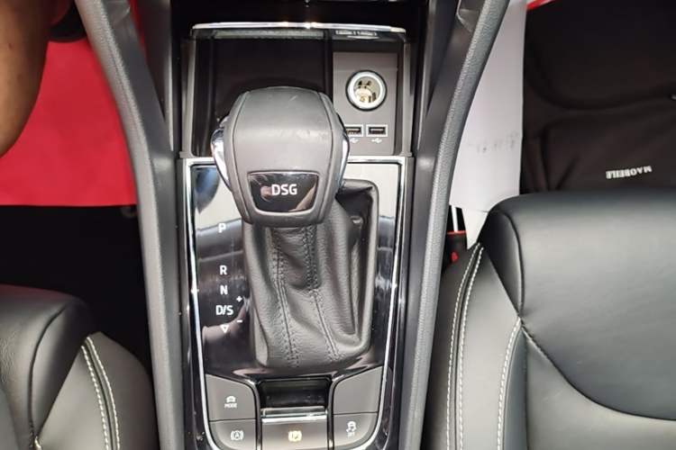 Used Skoda Kodiaq 2018 Facelifted TSI330 5-Seater Two-Wheel-Drive Luxury Enjoyment Edition Gear Lever