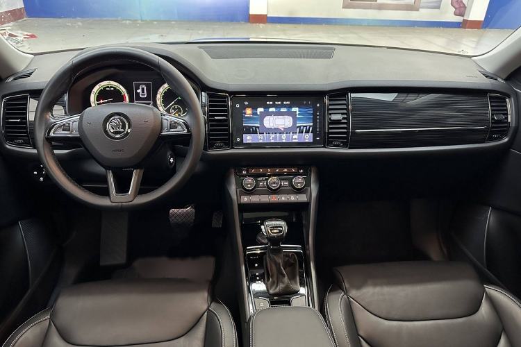 Used Skoda Kodiaq 2018 Facelifted TSI330 5-Seater Two-Wheel-Drive Luxury Enjoyment Edition Interior 1