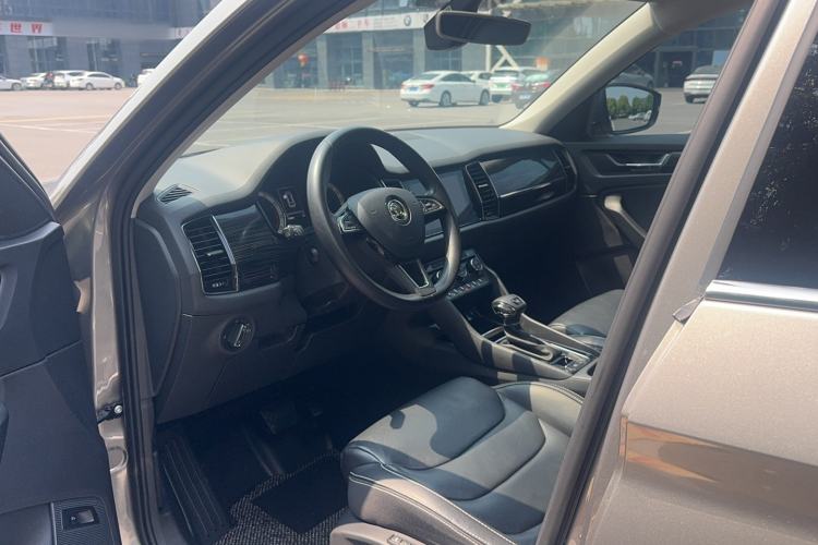 Used Skoda Kodiaq 2018 Restyled TSI330 7-Seater Two-Wheel Drive Luxury Enjoyment Edition Interior 2