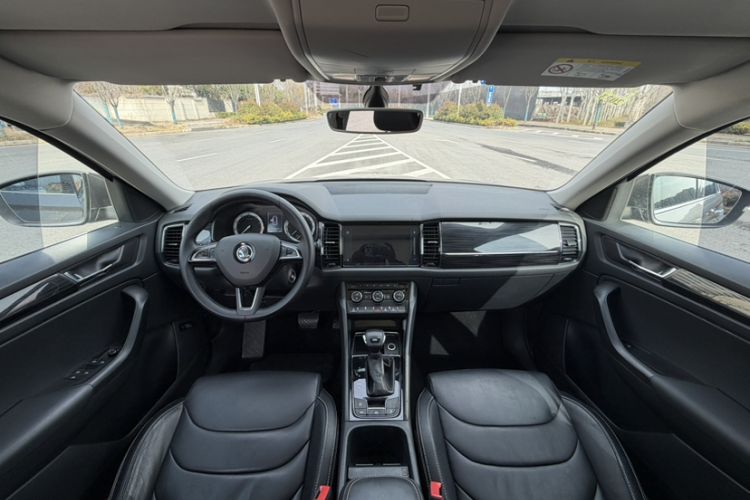 Used Skoda Kodiaq 2018 TSI330 7-Seater Two-Wheel-Drive Luxury Enjoyment Edition Interior 2