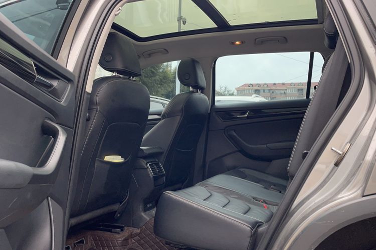 Used Skoda Kodiaq 2018 TSI330 7-Seater Two-Wheel-Drive Luxury Enjoyment Edition Interior 2