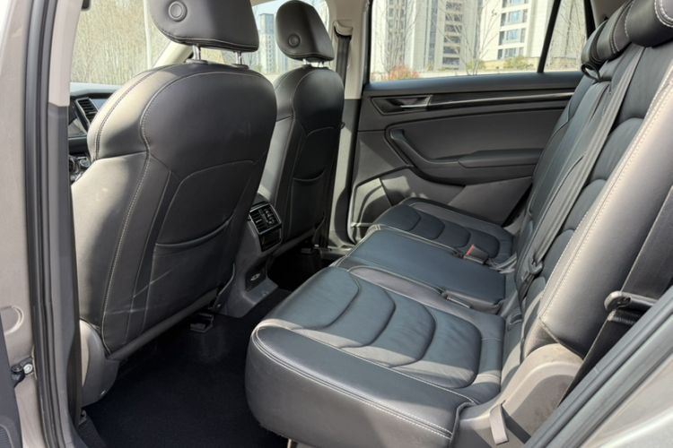 Used Skoda Kodiaq 2018 TSI330 7-Seater Two-Wheel-Drive Luxury Enjoyment Edition Interior 3