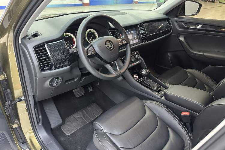 Used Skoda Kodiaq 2018 Facelifted TSI330 5-Seater Two-Wheel-Drive Luxury Enjoyment Edition Interior 5