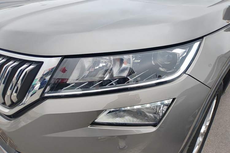 Used Skoda Kodiaq 2018 TSI330 5-Seater Two-Wheel-Drive Luxury Edition Left Front Headlight
