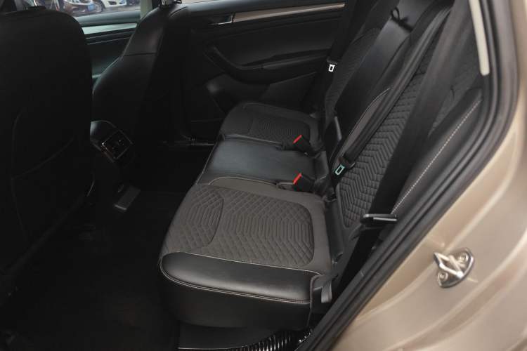 Used Skoda Kodiaq 2018 Facelifted TSI330 5-Seater Two-Wheel-Drive Comfort Edition Left Rear Seat