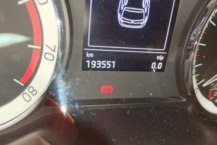 Used Skoda Kodiaq 2018 TSI330 5-Seater Two-Wheel Drive Comfort Edition Odometer Close Up