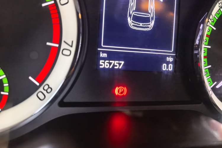 Used Skoda Kodiaq 2018 Facelifted TSI330 5-Seater Two-Wheel-Drive Comfort Edition Odometer Close Up