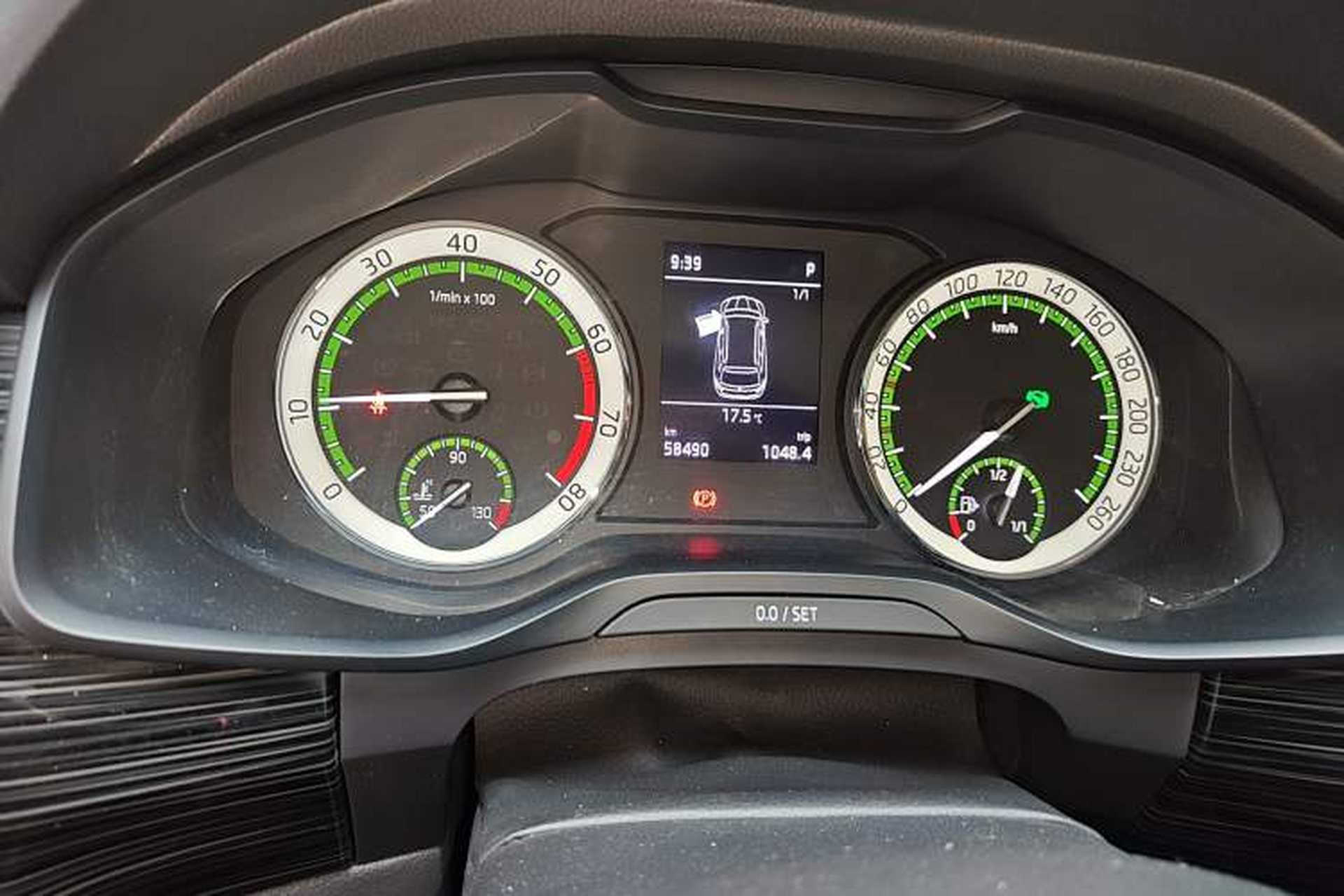 Used Skoda Kodiaq 2018 Facelifted TSI330 5-Seater Two-Wheel-Drive Luxury Enjoyment Edition Odometer Close Up