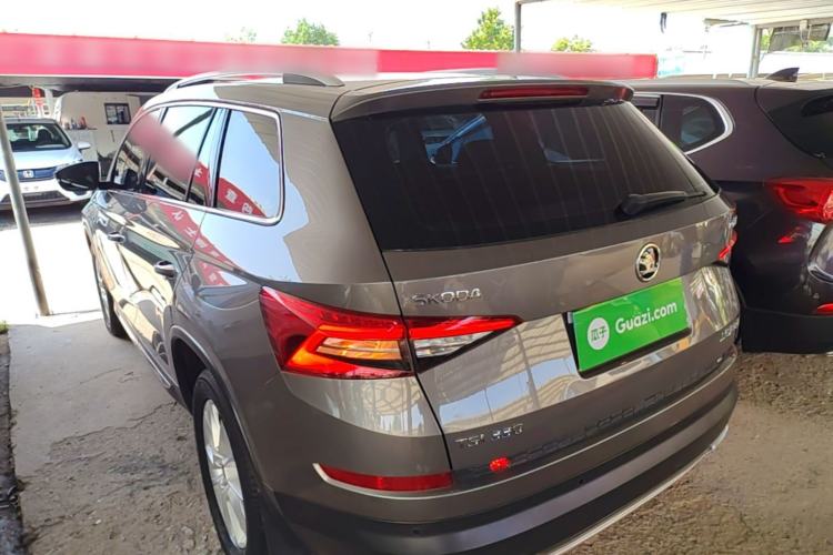 Used Skoda Kodiaq 2018 Facelifted TSI330 5-Seater Two-Wheel-Drive Luxury Enjoyment Edition Rear Left 45 Deg