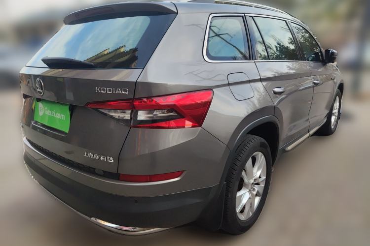 Used Skoda Kodiaq 2018 Facelifted TSI330 5-Seater Two-Wheel-Drive Luxury Enjoyment Edition Rear Right 45 Deg