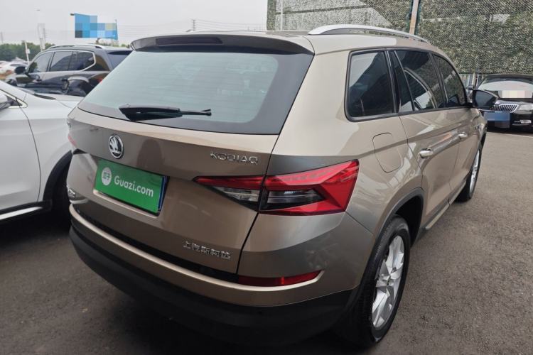 Used Skoda Kodiaq 2018 Facelifted TSI330 5-Seater Two-Wheel-Drive Comfort Edition Rear Right 45 Deg