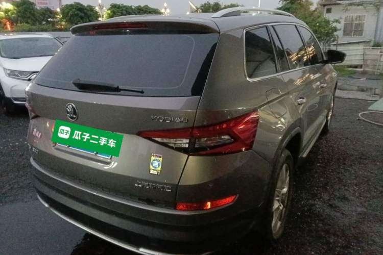 Used Skoda Kodiaq 2018 Facelifted TSI330 5-Seater Two-Wheel-Drive Luxury Enjoyment Edition Rear Right 45 Deg