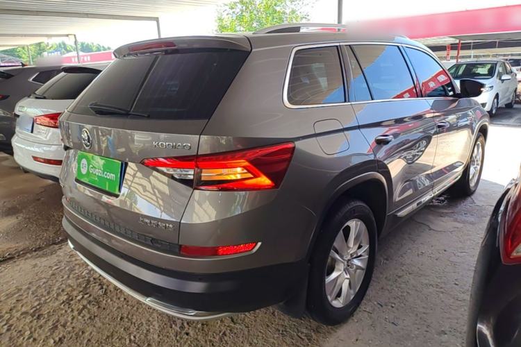 Used Skoda Kodiaq 2018 Facelifted TSI330 5-Seater Two-Wheel-Drive Luxury Enjoyment Edition Rear Right 45 Deg