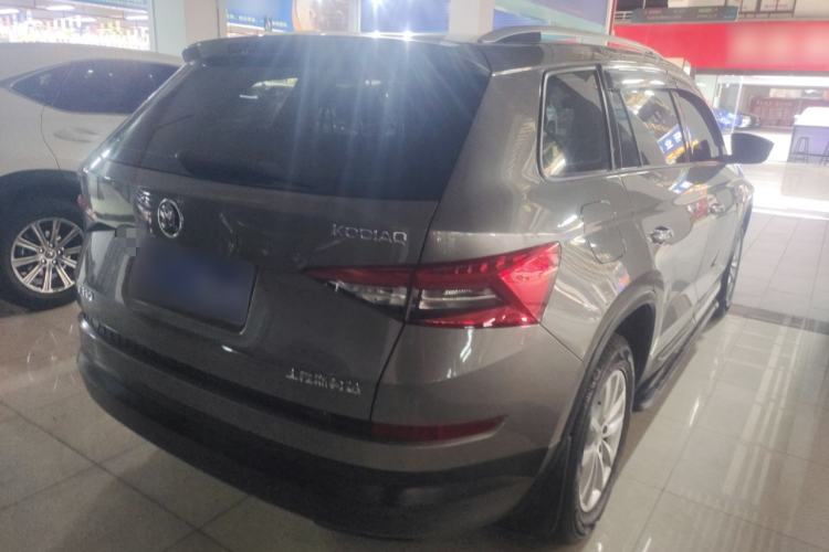 Used Skoda Kodiaq 2018 Facelifted TSI330 5-Seater Two-Wheel-Drive Comfort Edition Rear Right 45 Deg