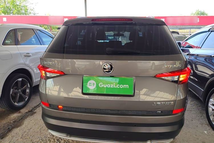 Used Skoda Kodiaq 2018 Facelifted TSI330 5-Seater Two-Wheel-Drive Luxury Enjoyment Edition Rear