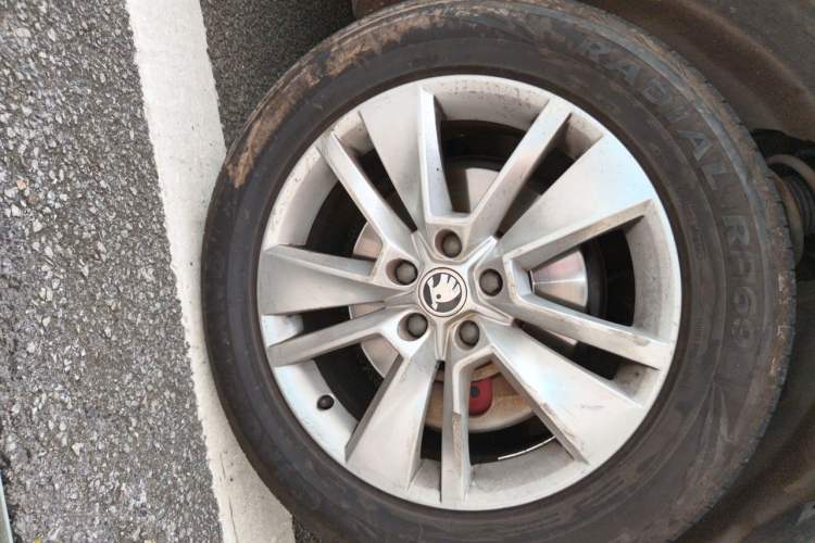 Used Skoda Kodiaq 2018 TSI330 5-Seater Two-Wheel Drive Comfort Edition Right Front Wheel Hub