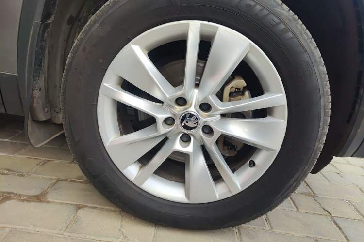 Used Skoda Kodiaq 2018 Facelifted TSI330 5-Seater Two-Wheel-Drive Luxury Enjoyment Edition Right Front Wheel Hub