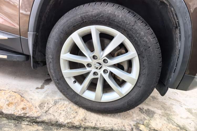 Used Skoda Kodiaq 2018 Facelifted TSI330 5-Seater Two-Wheel-Drive Comfort Edition Right Front Wheel Hub
