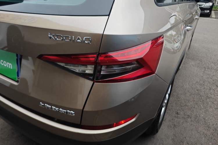 Used Skoda Kodiaq 2018 Facelifted TSI330 5-Seater Two-Wheel-Drive Comfort Edition Right Rear Taillight