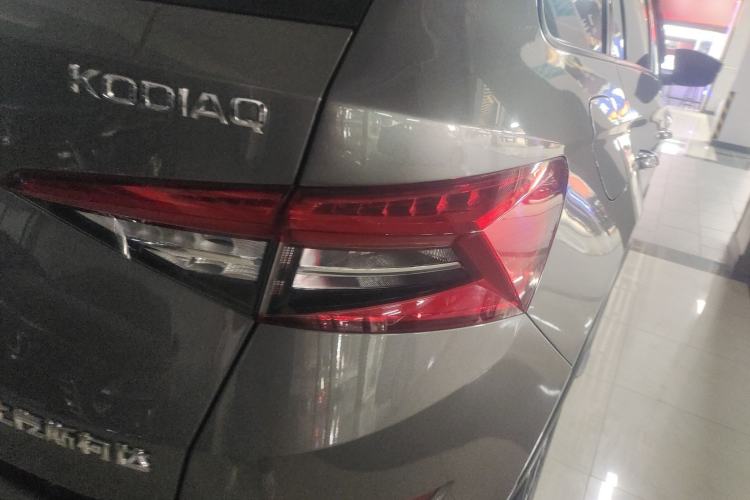 Used Skoda Kodiaq 2018 Facelifted TSI330 5-Seater Two-Wheel-Drive Comfort Edition Right Rear Taillight