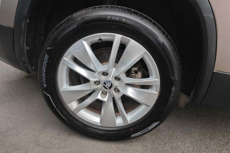 Used Skoda Kodiaq 2018 Facelifted TSI330 5-Seater Two-Wheel-Drive Comfort Edition Right Rear Wheel Hub