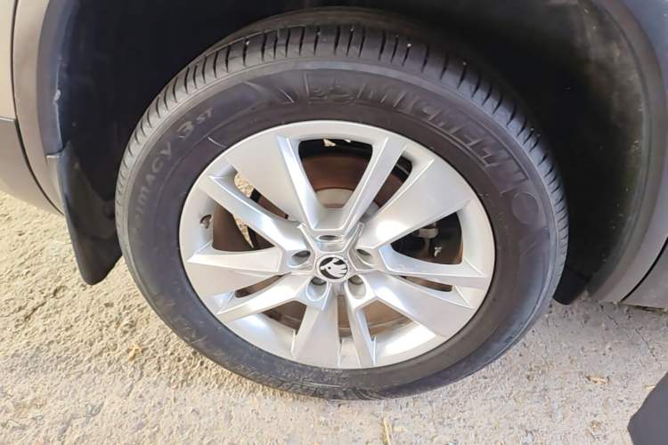 Used Skoda Kodiaq 2018 Facelifted TSI330 5-Seater Two-Wheel-Drive Luxury Enjoyment Edition Right Rear Wheel Hub