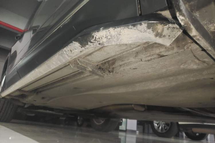 Used Skoda Kodiaq 2018 Facelifted TSI330 5-Seater Two-Wheel-Drive Comfort Edition Right Side Sill