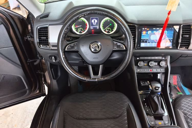 Used Skoda Kodiaq 2018 Facelifted TSI330 5-Seater Two-Wheel-Drive Comfort Edition Steering Wheel