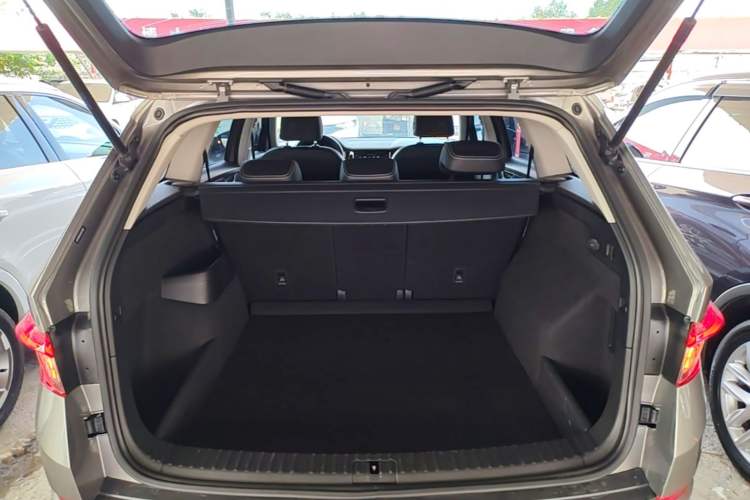 Used Skoda Kodiaq 2018 Facelifted TSI330 5-Seater Two-Wheel-Drive Luxury Enjoyment Edition Trunk