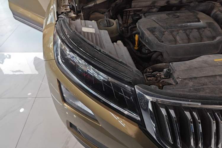 Used Skoda Kodiaq 2018 Facelifted TSI330 5-Seater Two-Wheel-Drive Luxury Enjoyment Edition Right Front Headlight