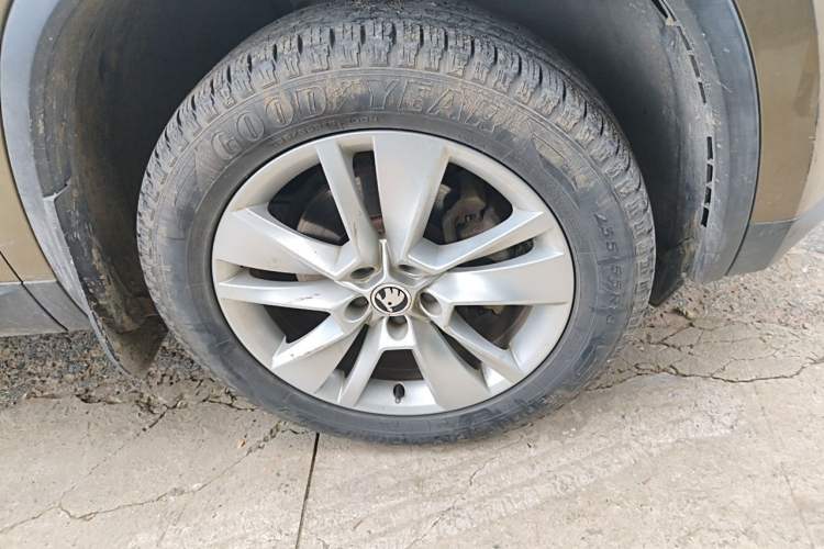 Used Skoda Kodiaq 2018 Facelifted TSI330 5-Seater Two-Wheel-Drive Luxury Enjoyment Edition Right Front Wheel Hub
