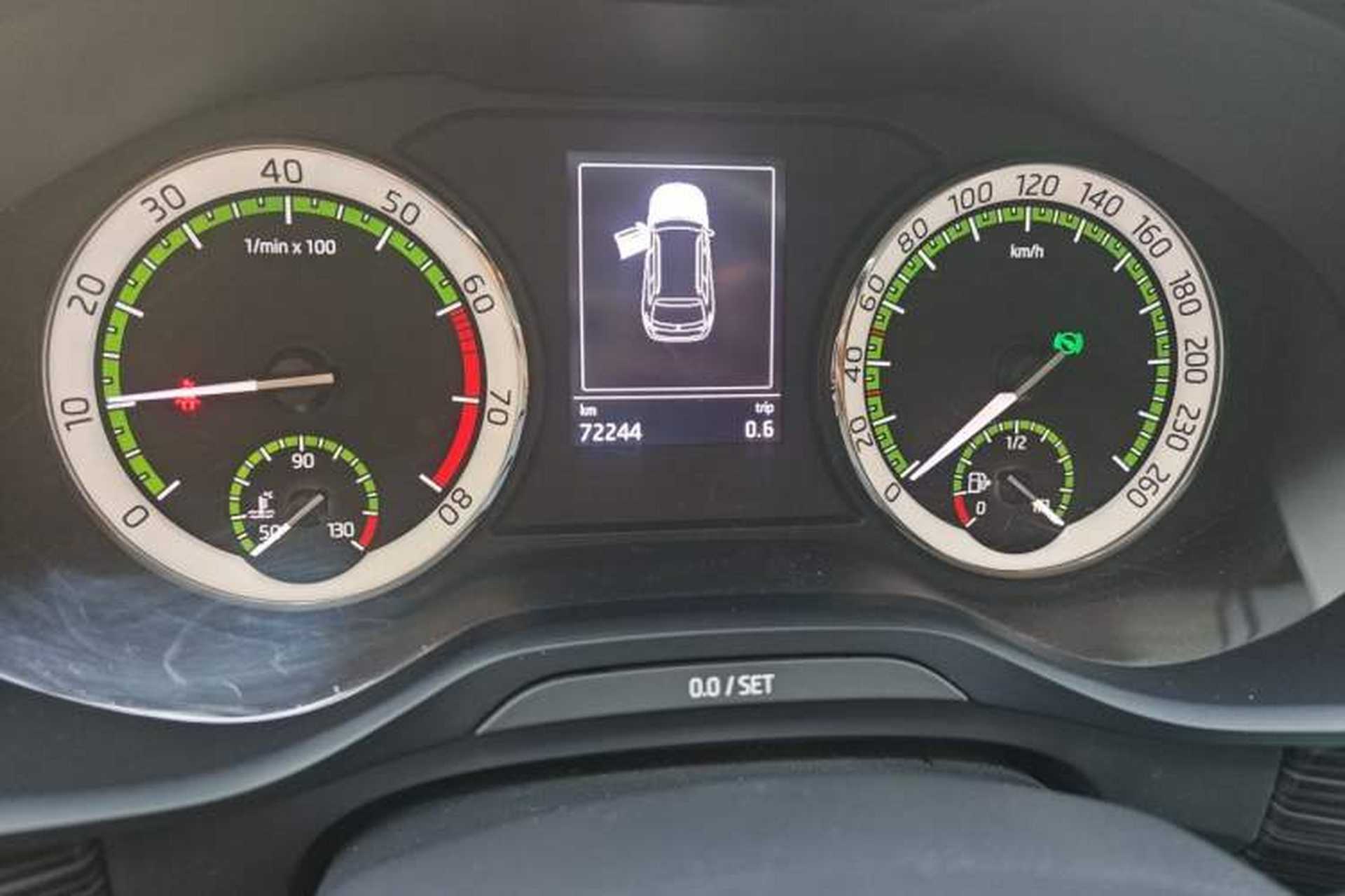 Used Skoda Kodiaq 2018 Facelifted TSI330 5-Seater Two-Wheel-Drive Luxury Enjoyment Edition Odometer Close Up