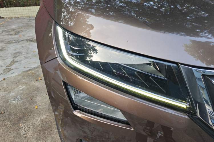 Used Skoda Kodiaq 2018 Facelifted TSI330 5-Seater Two-Wheel-Drive Luxury Enjoyment Edition Right Front Headlight