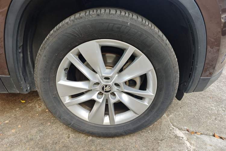 Used Skoda Kodiaq 2018 Facelifted TSI330 5-Seater Two-Wheel-Drive Luxury Enjoyment Edition Right Front Wheel Hub