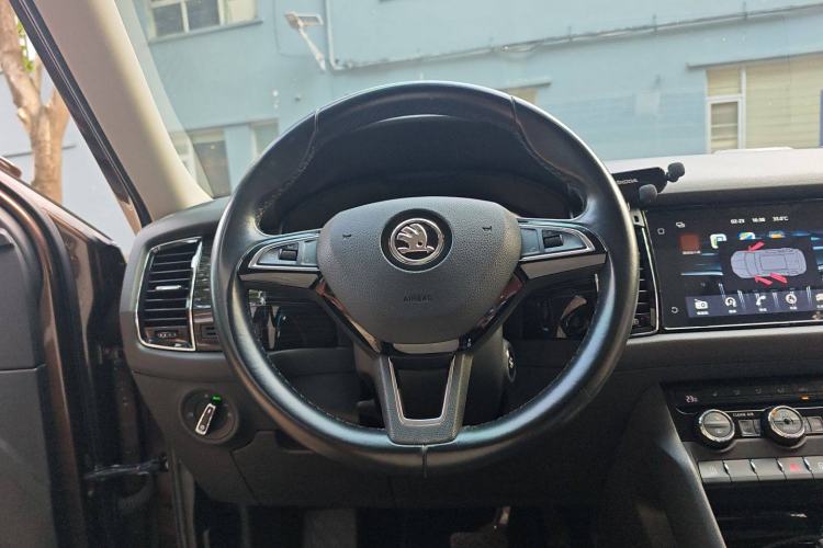 Used Skoda Kodiaq 2018 Facelifted TSI330 5-Seater Two-Wheel-Drive Luxury Enjoyment Edition Steering Wheel